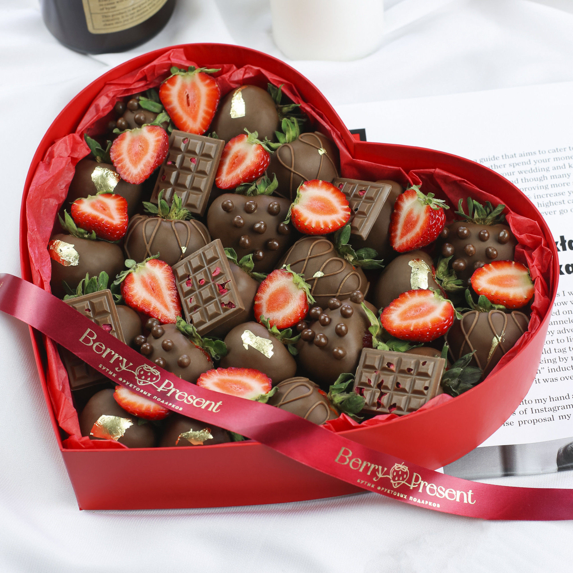 Букет Сердце из клубники в шоколаде "Choco Love"