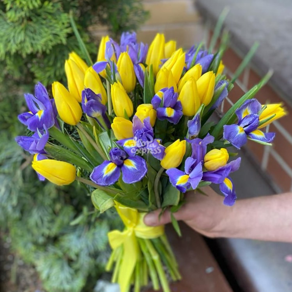 

Букет «Flora Express», Желтые тюльпаны и ирисы